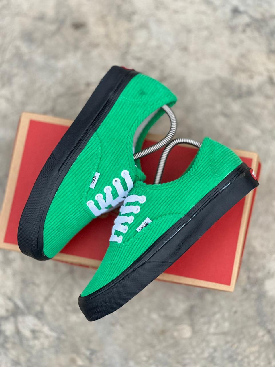 Fabric Double Sole Corduroy Vans off the Wall Sneakers Plain Green - Black Sole