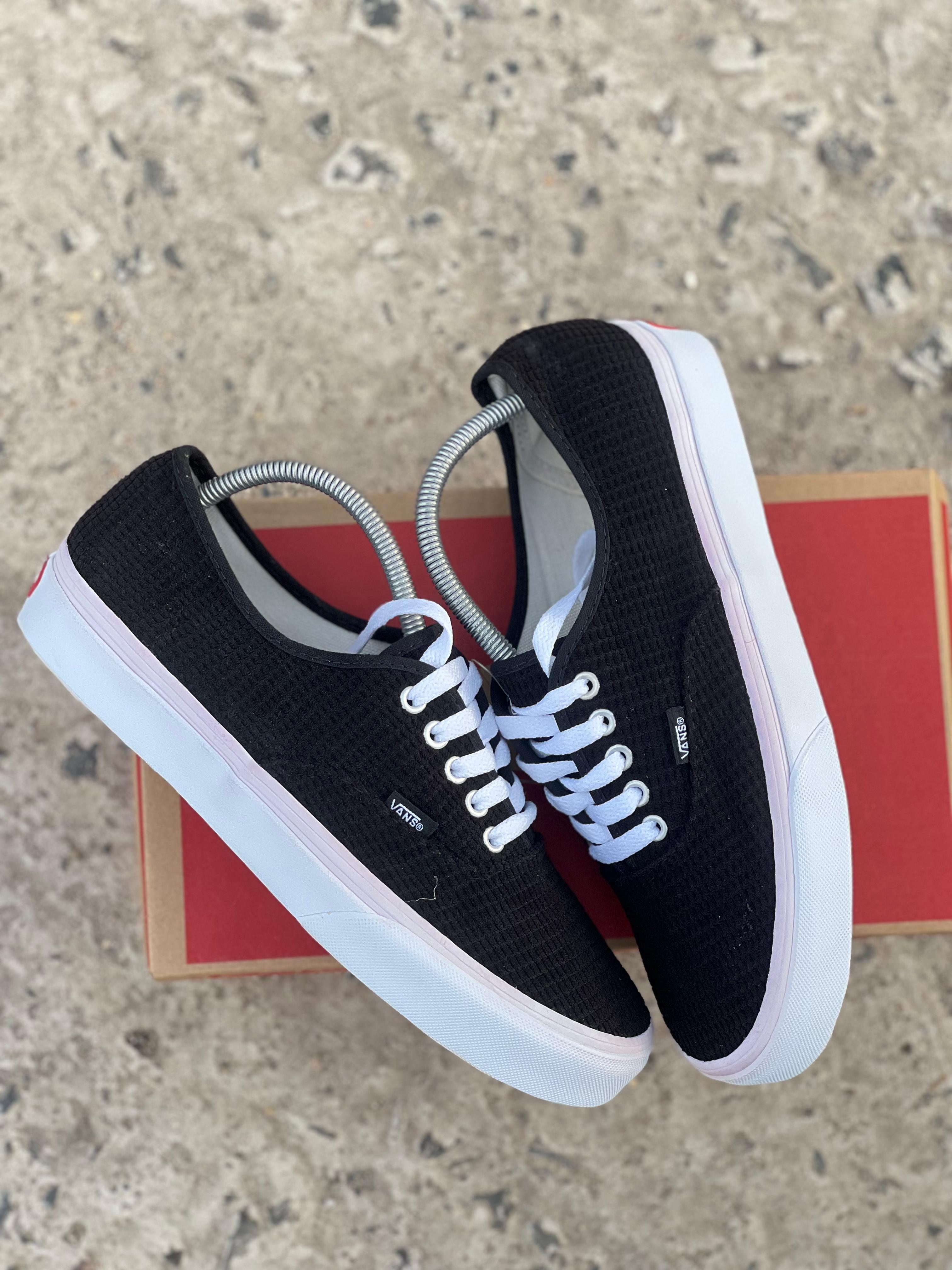 Fabric Double Sole Corduroy Vans of the Wall Sneakers Plain Black - White Sole