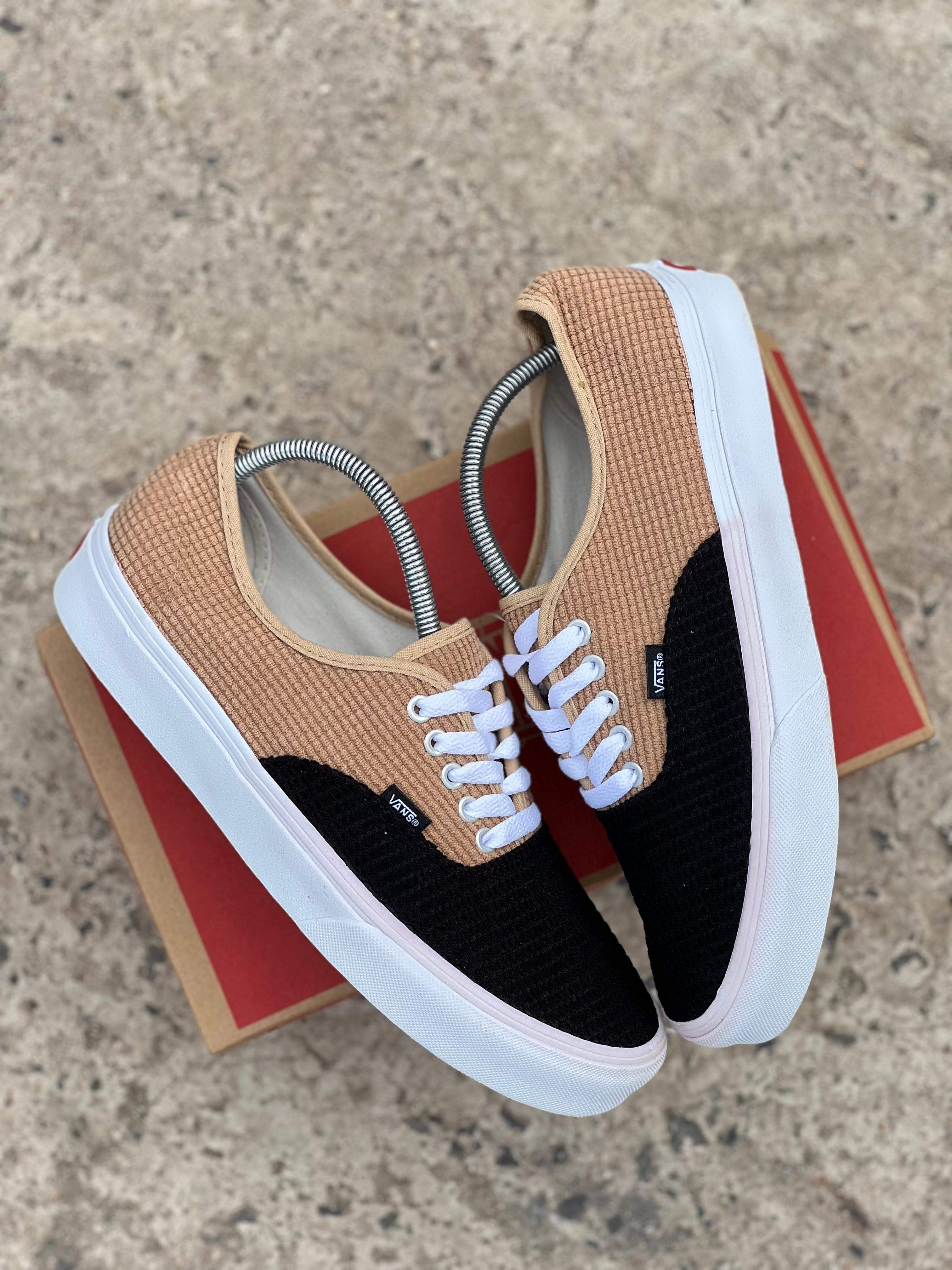 Fabric Double Sole Corduroy Vans of the Wall Sneakers Cream/Black - White Sole