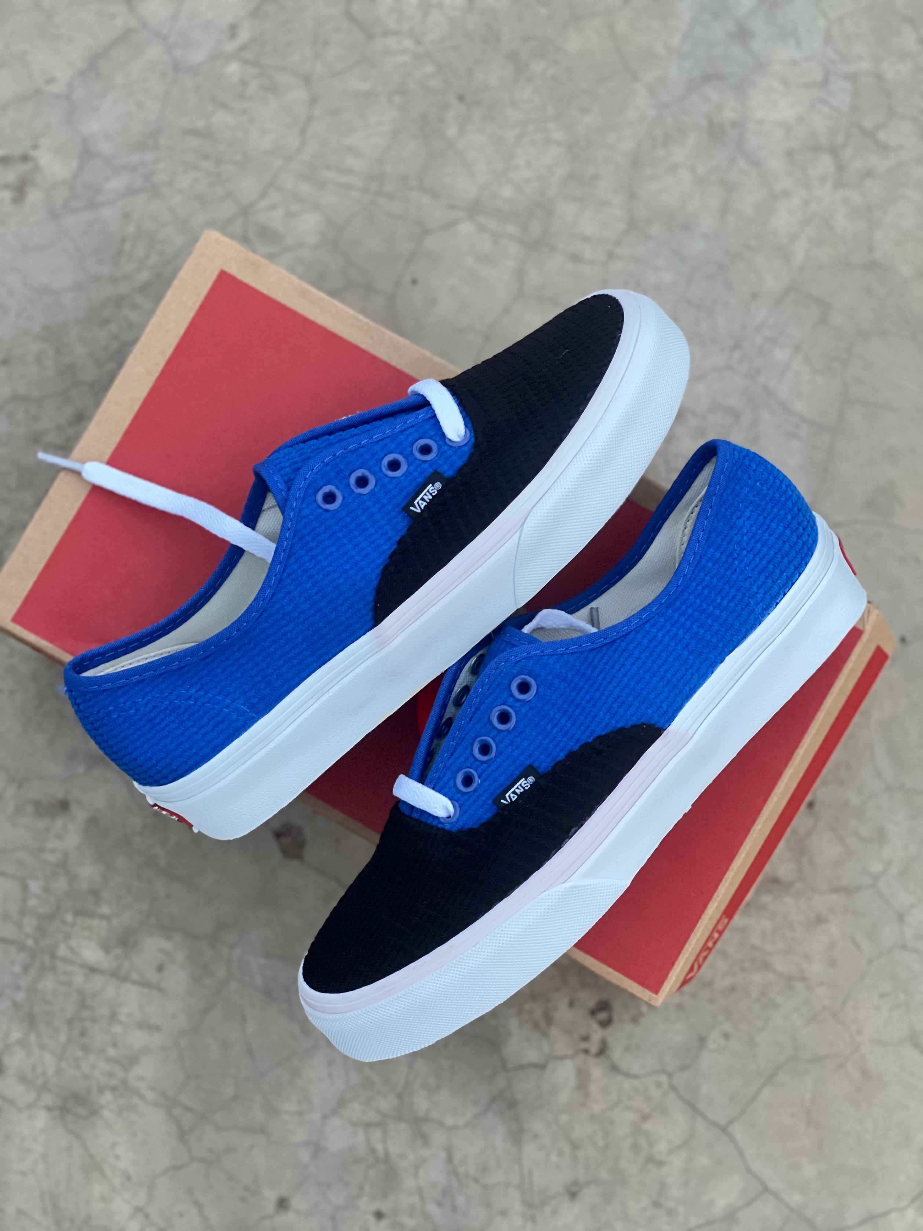 Fabric Double Sole Corduroy Vans of the Wall Sneakers Blue/Black - White Sole