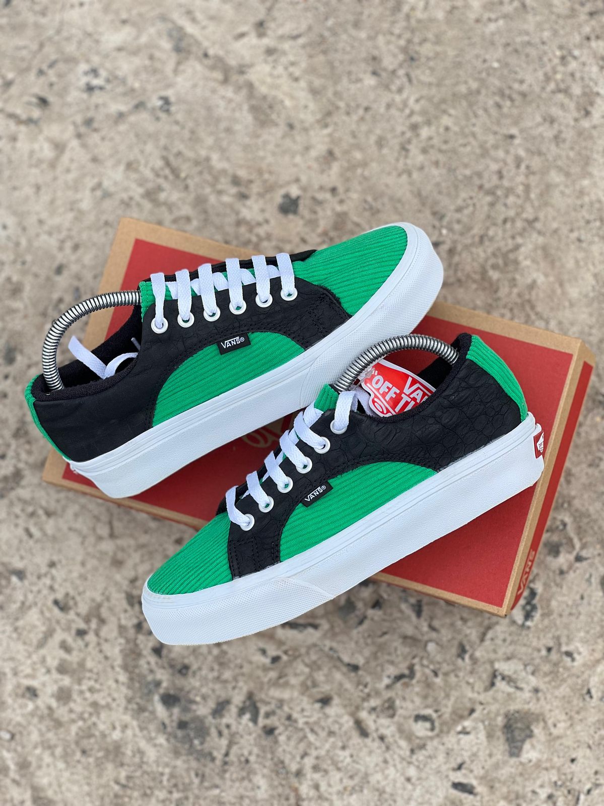 Fabric Double Sole Corduroy Vans of the Wall Sneakers Black/Green - White Sole