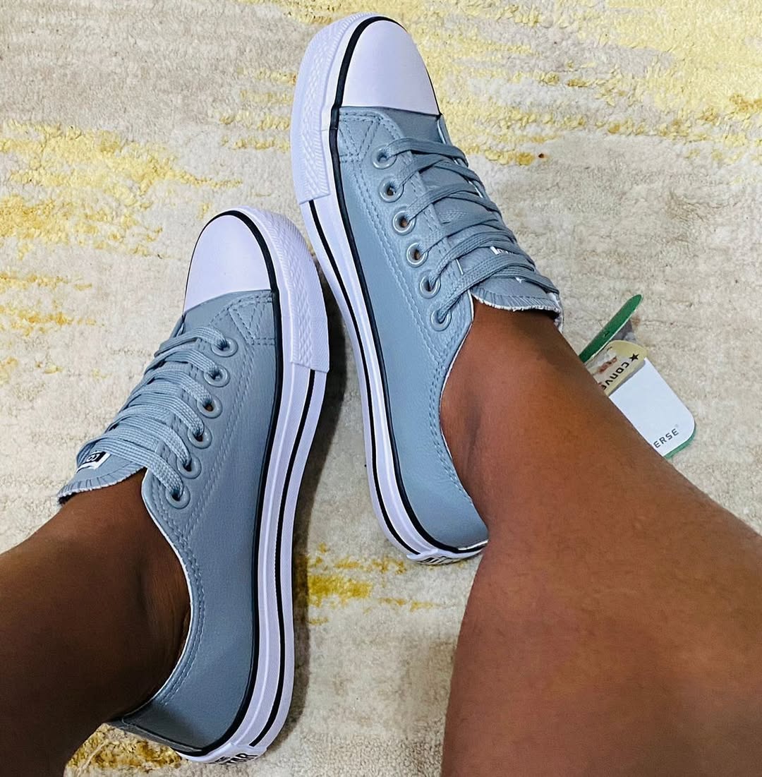 Gray Converse AllStar Low Cuts Leather Sneakers