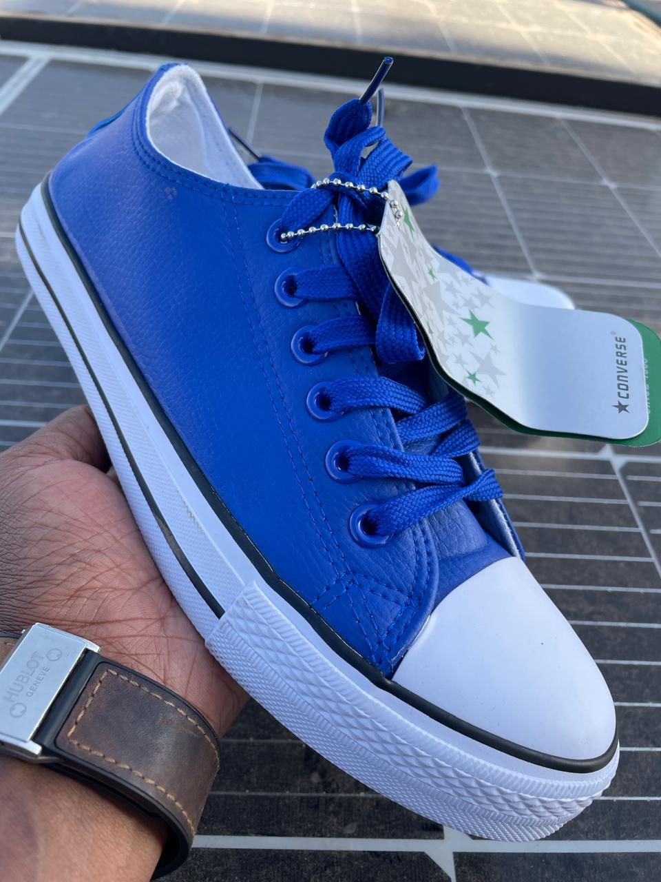 Blue Converse AllStar Low Cuts Leather Sneakers