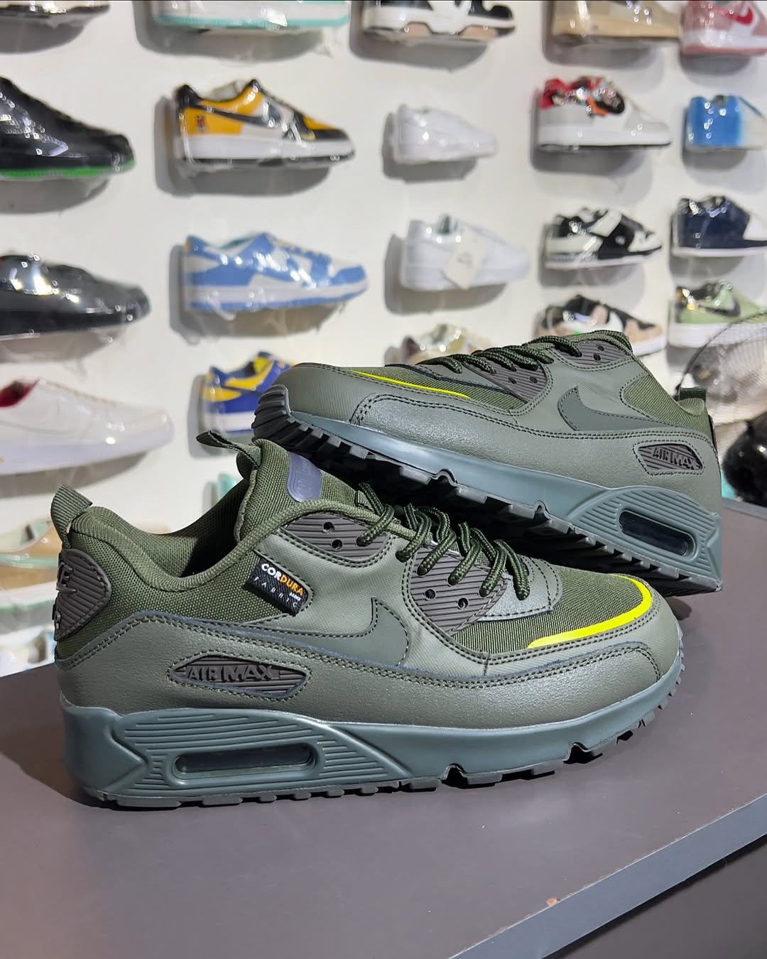 Classic Nike Air Max 90 Customs Green Unisex Sneakers